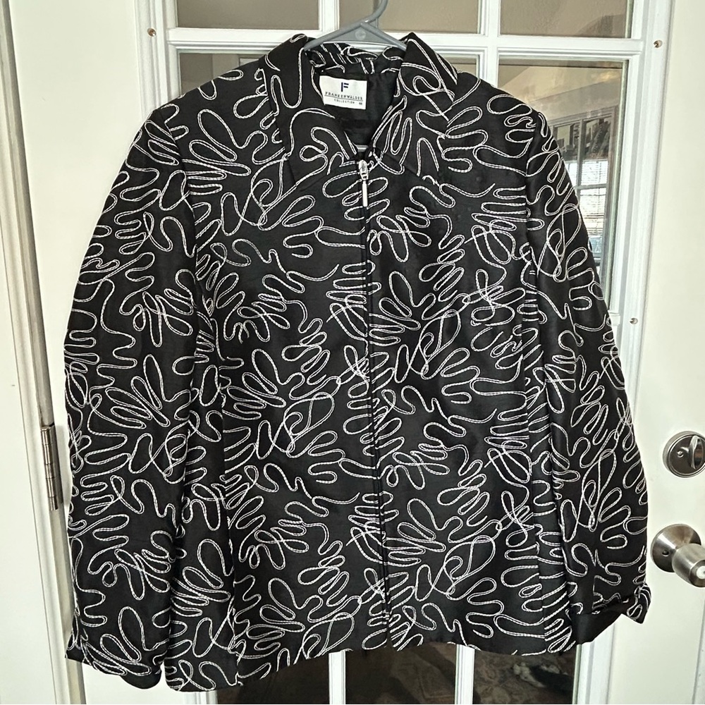 Vintage European Abstract‎ Embroidered Black Jacket Full Zip Large